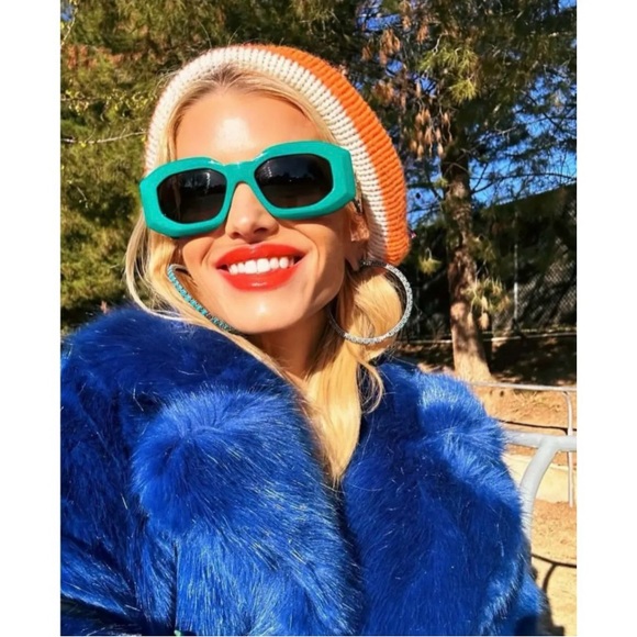 Versace🔥 VE4425U 536487 Sunglasses MAXI MEDUSA
BIGGIE Turquoise Gray Oval Unisex - Picture 4 of 10